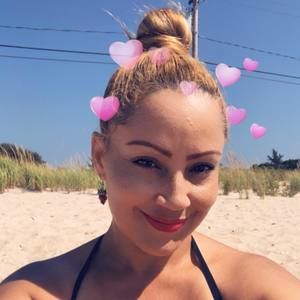 Meet your Posher, Iris